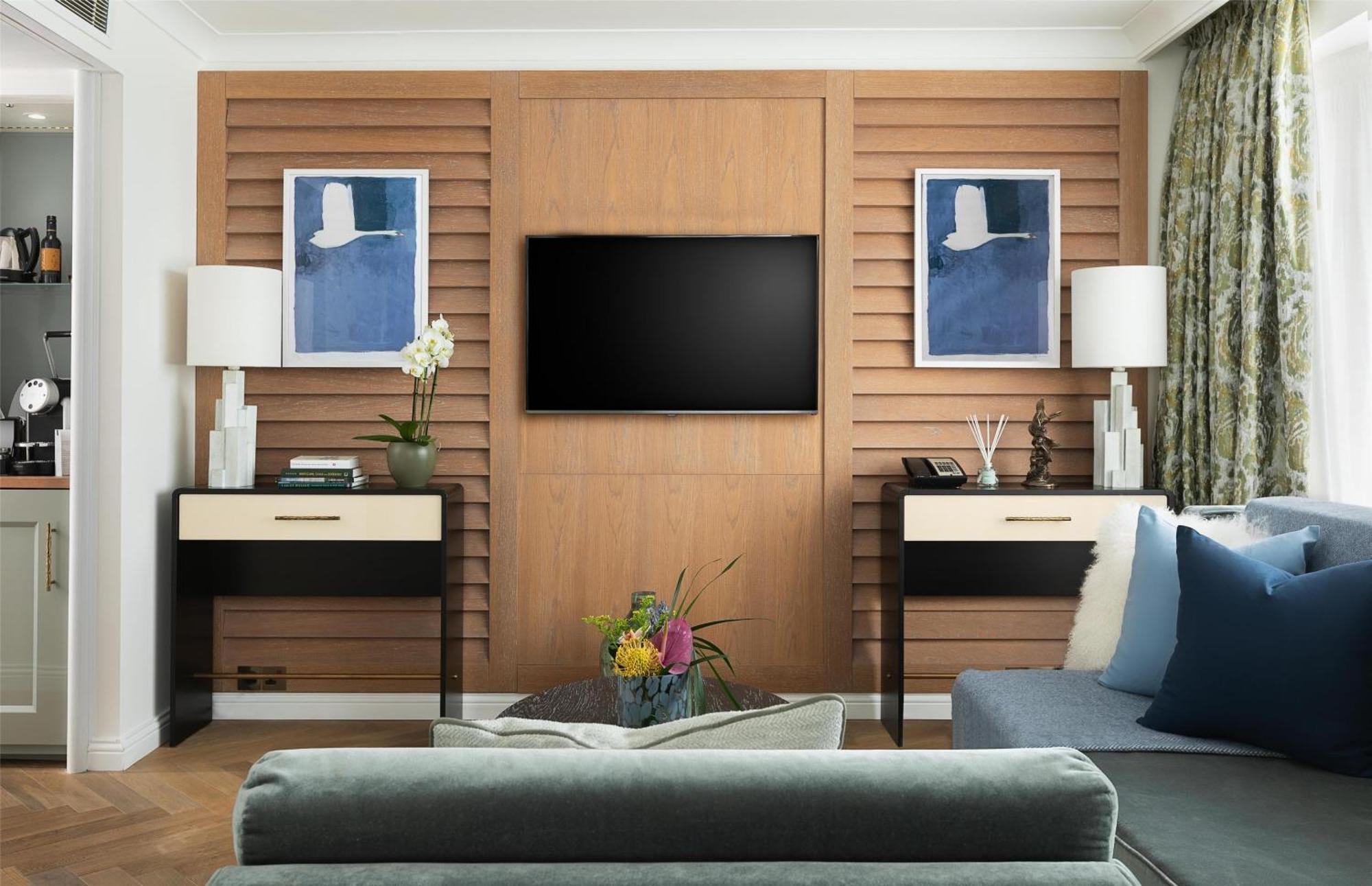 One-Bedroom King Suite